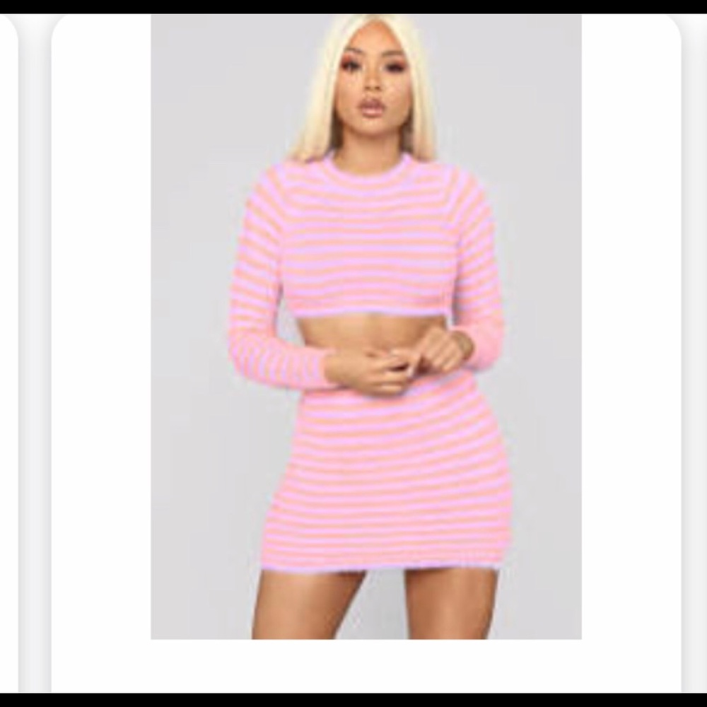 💕😍Two piece fuzzy stripe skirt set 💕😍